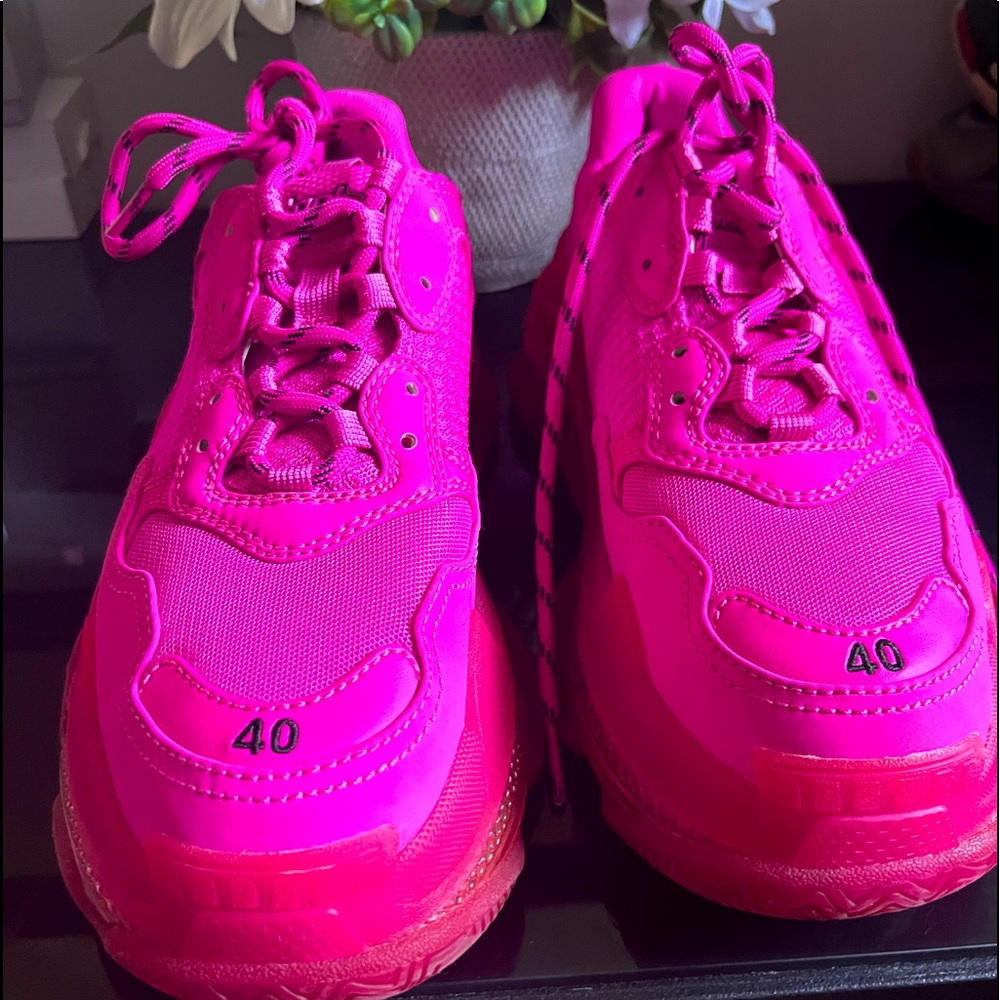 Balenciaga Wmns Triple S 'Pink size 9 fits to 9.5